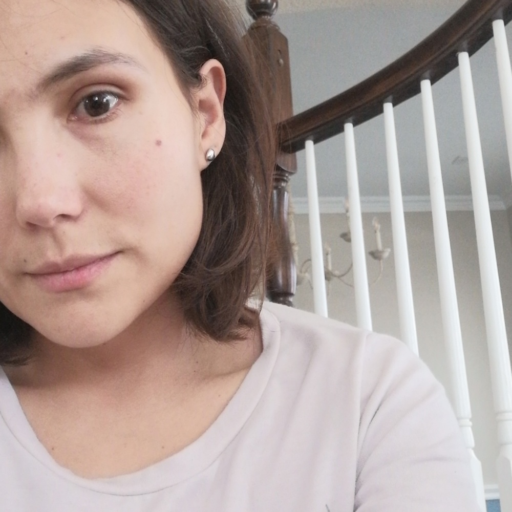 Meet your Posher, Carolina